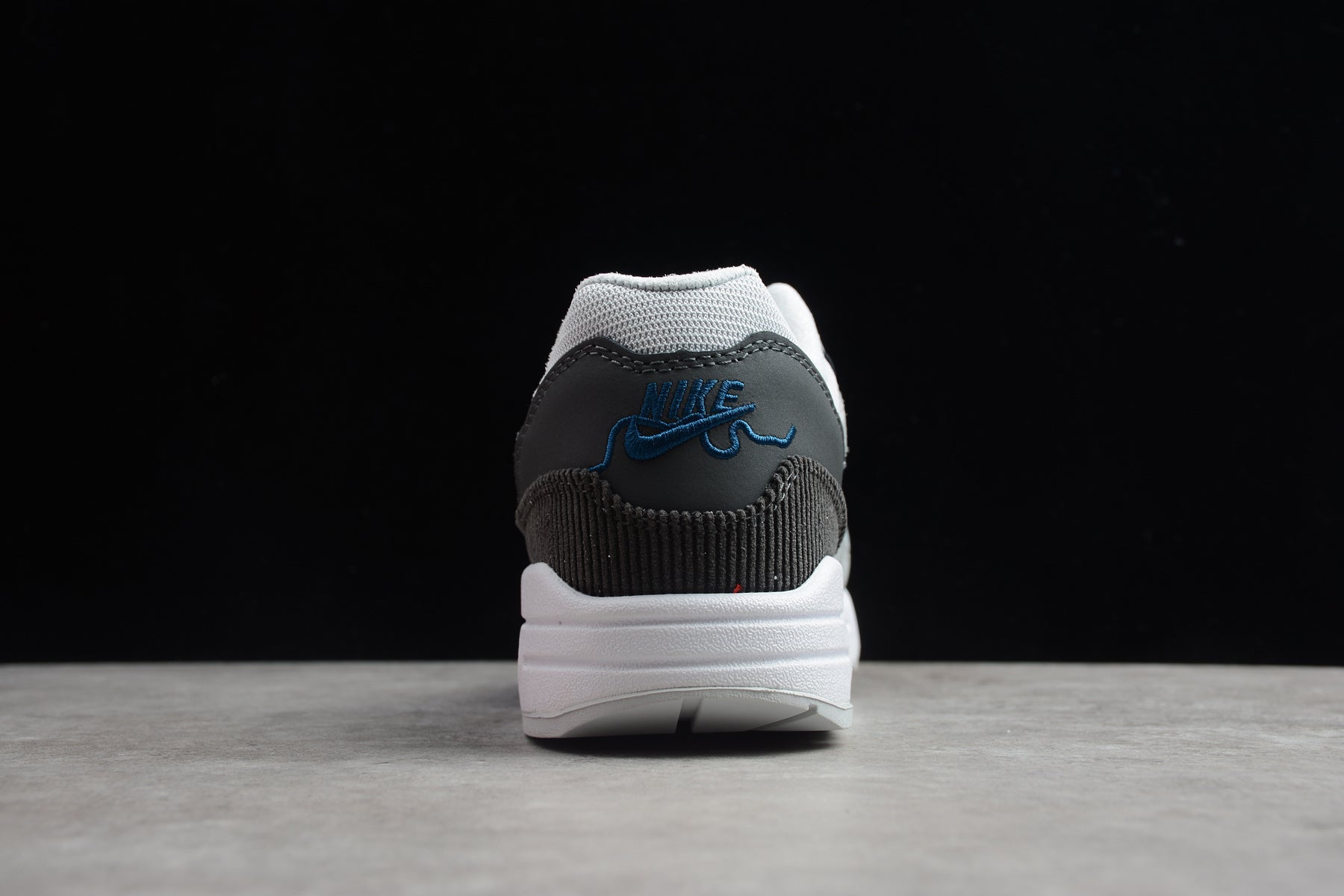 Air Max 1 – Gris / Blanco
