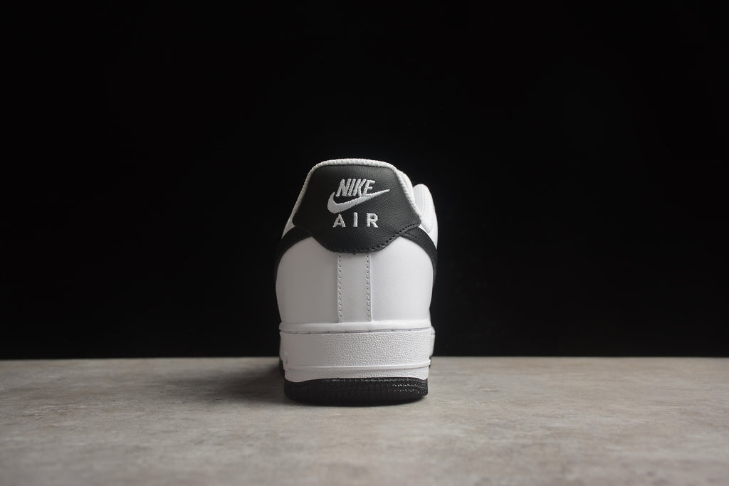 Air Force 1 Low – Blanco / Suela Negra