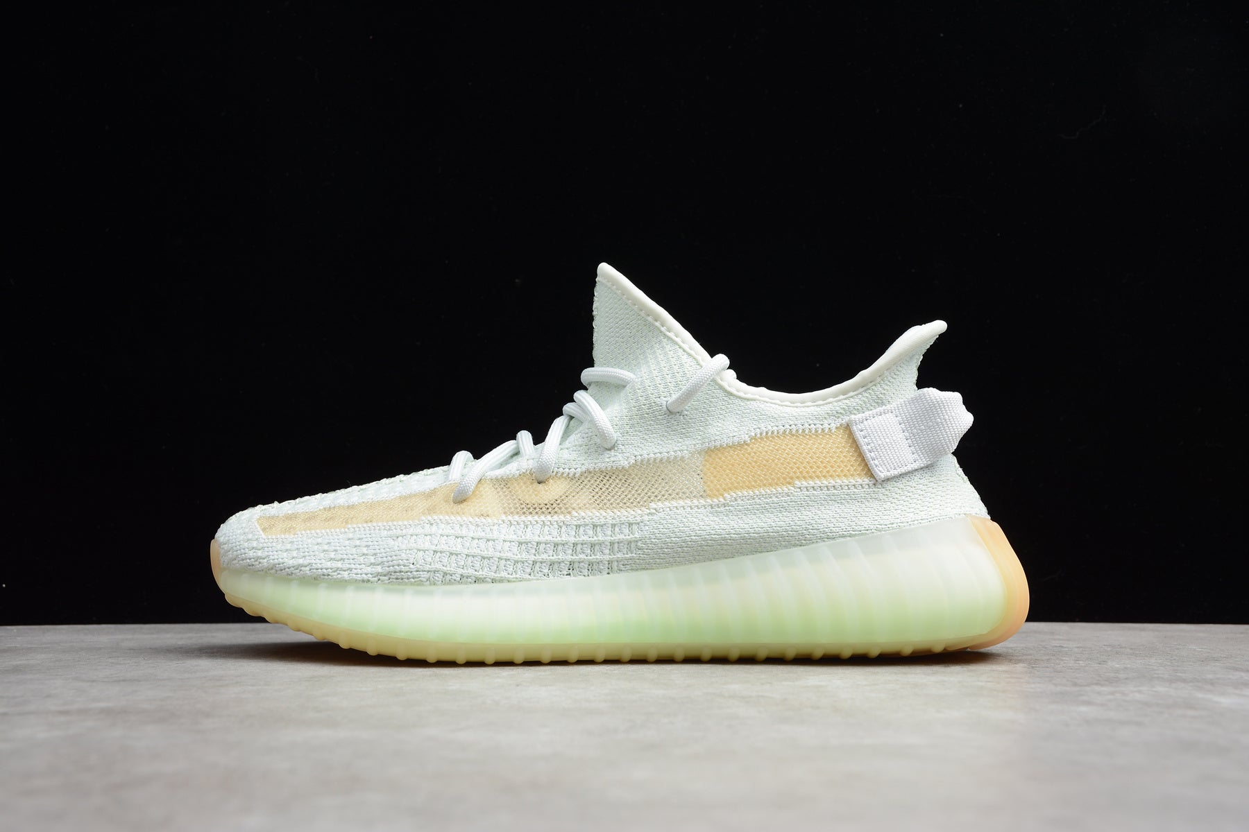 Adidas Yeezy 350 – Verde / Beige