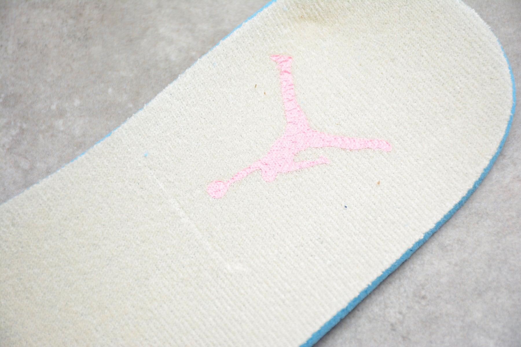 Air Jordan 3 – Rosa