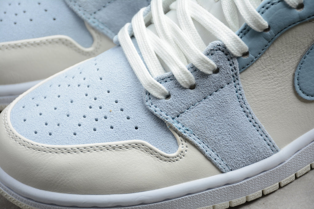 Air Jordan 1 Mid – Azul Claro
