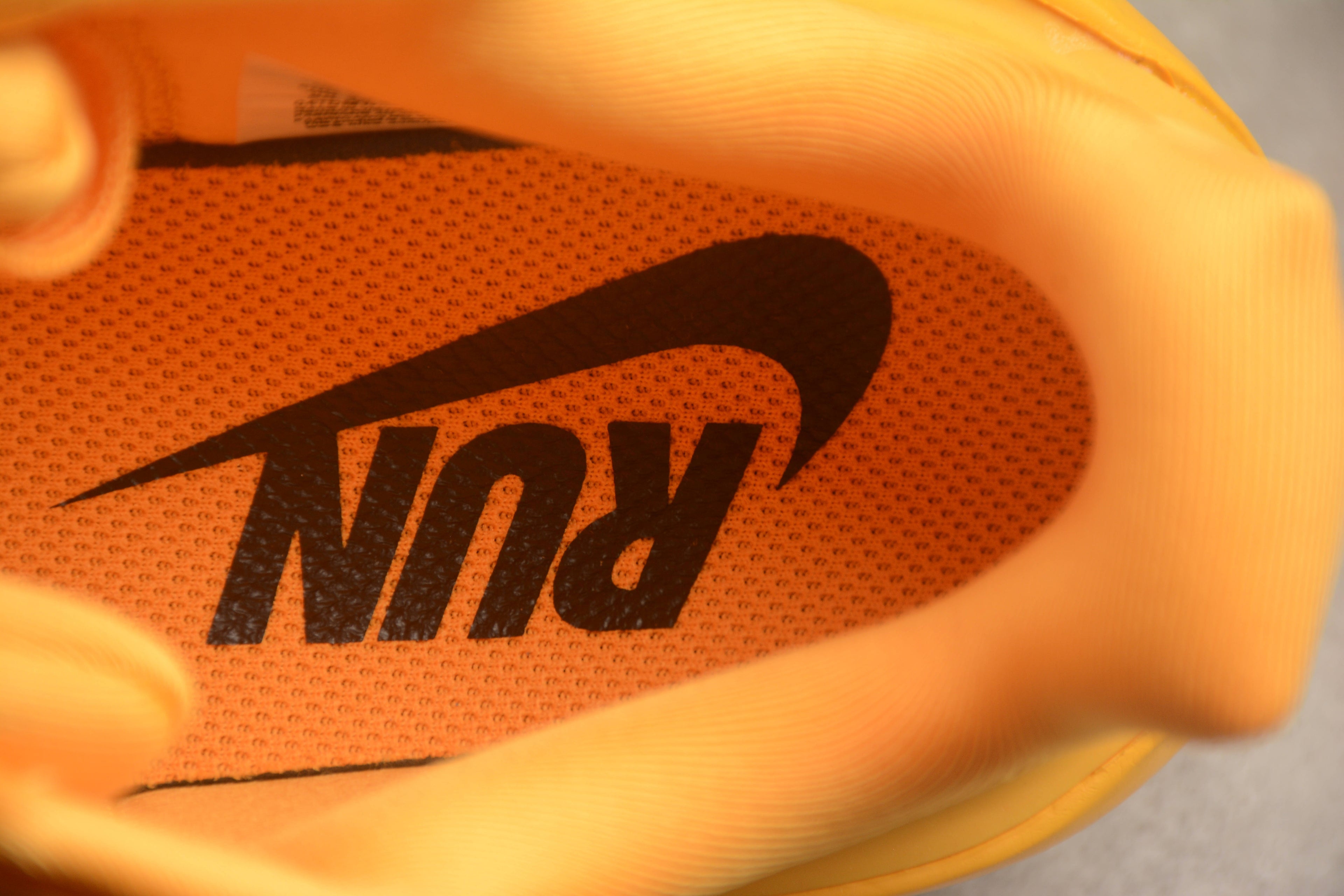 Vomero Premium – Naranja