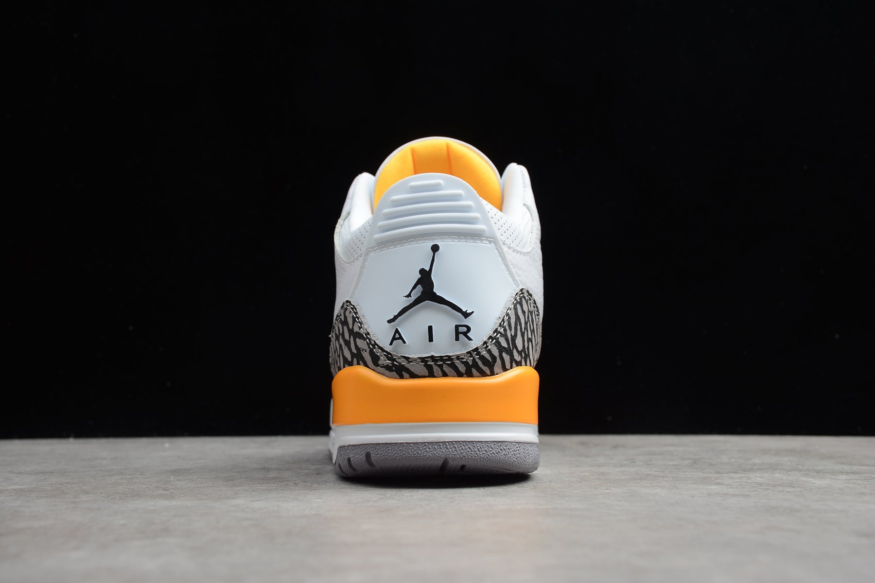 Air Jordan 3 – Blanco / Amarillo