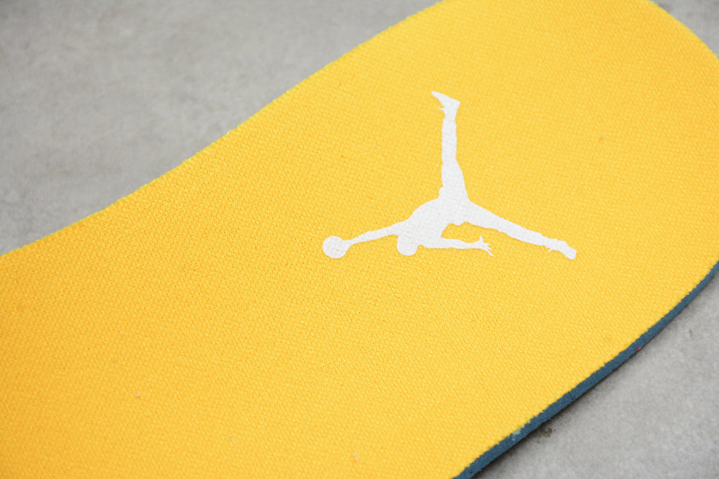Air Jordan 3 – Blanco / Amarillo
