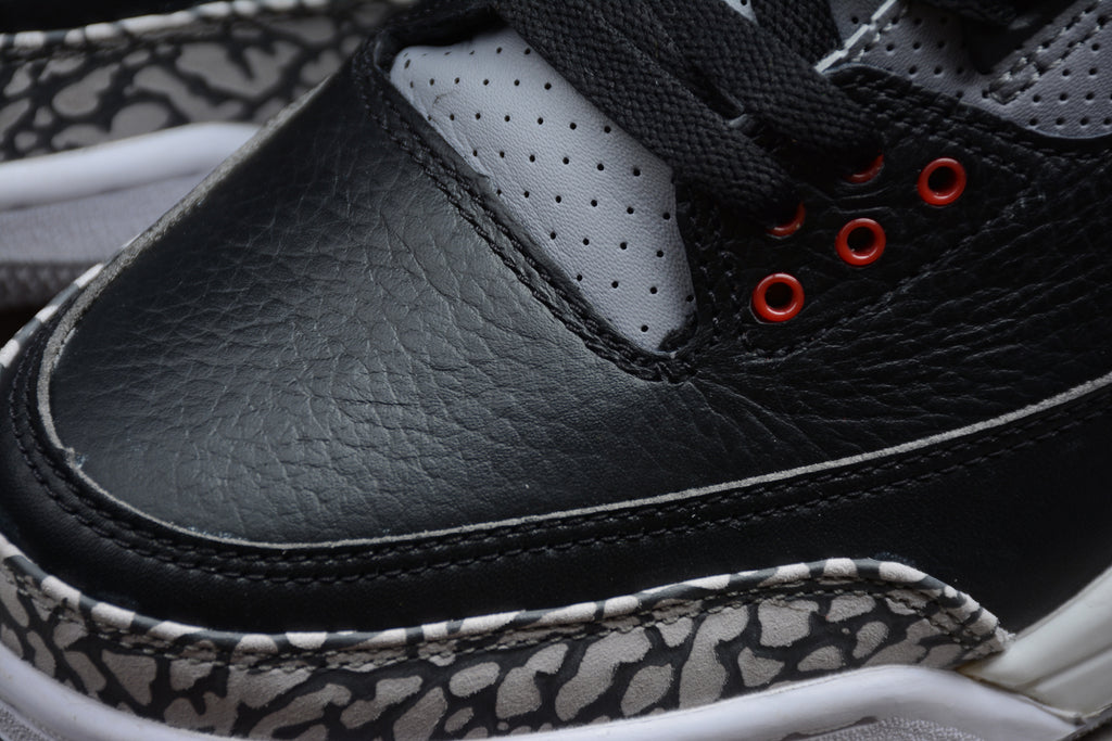 Air Jordan 3 – Negro / Gris