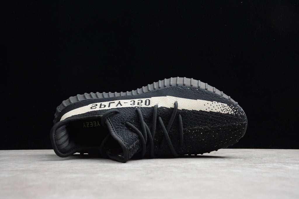 Adidas Yeezy 350 – Negro / Blanco