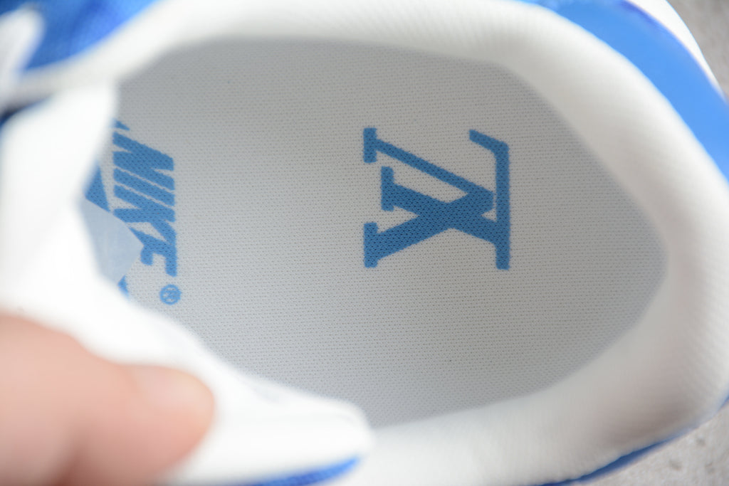 Air Force 1 Low LV – Blanco / Azul