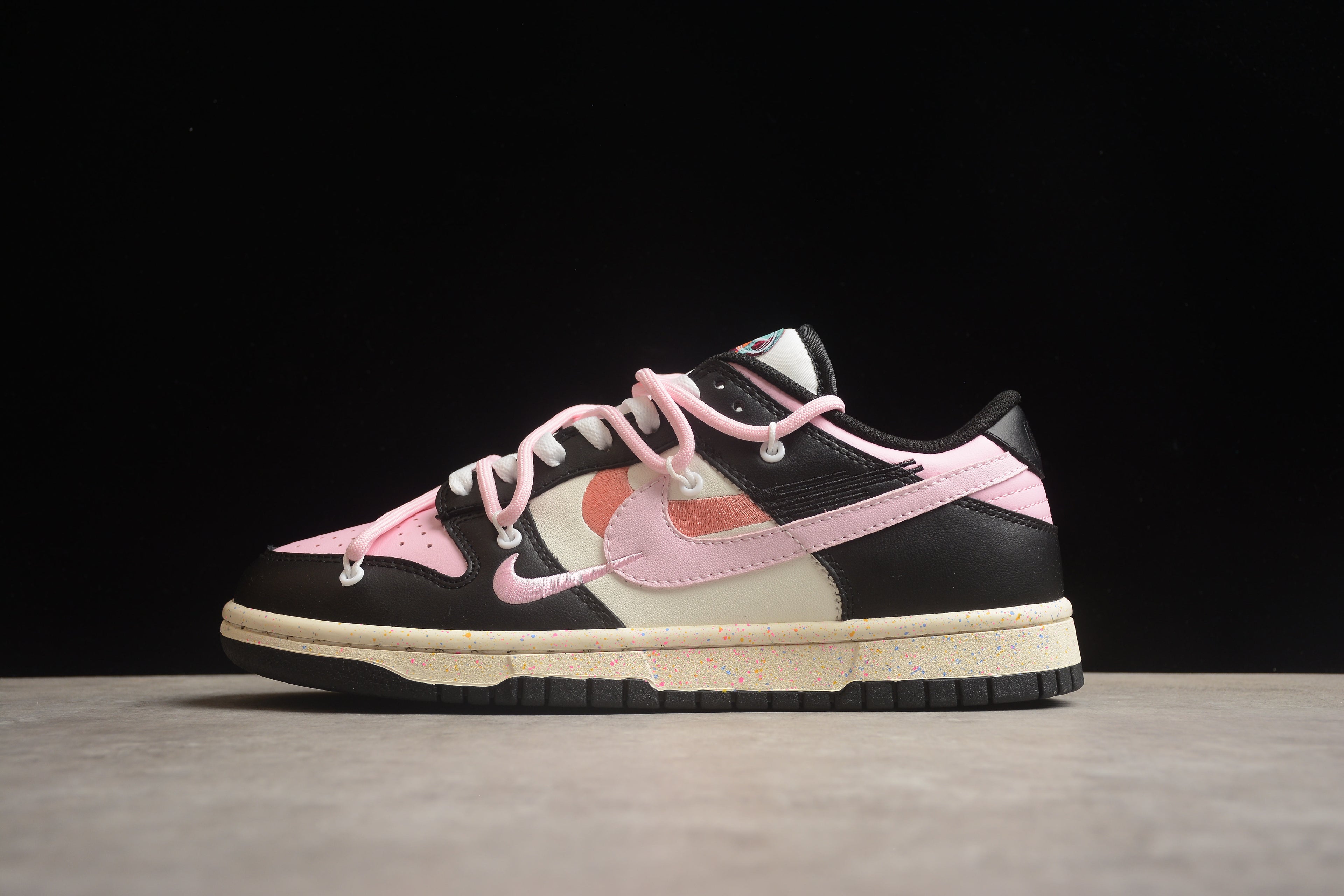 Dunk SB – Negro / Rosa