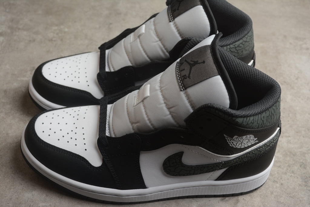 Air Jordan 1 Mid – Negro / Blanco
