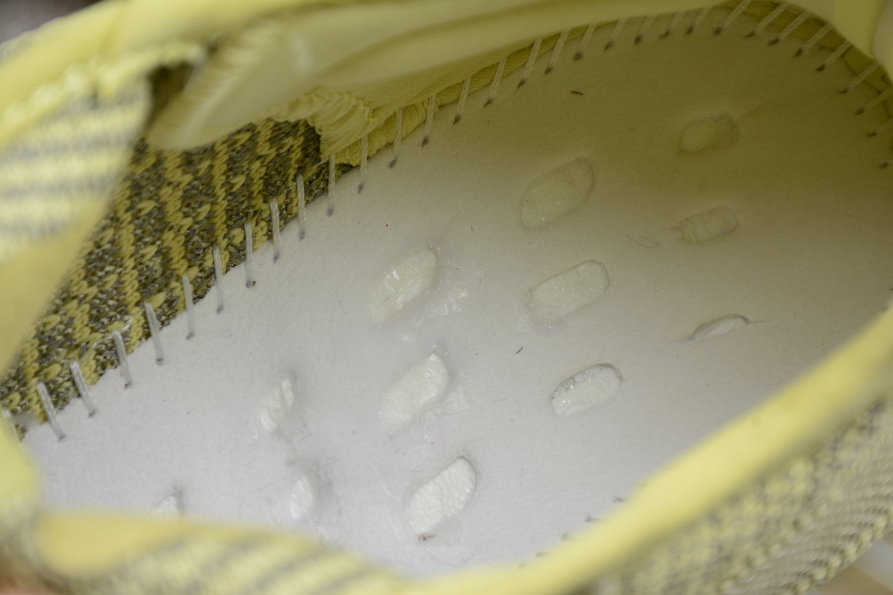 Adidas Yeezy 350 – Amarillo