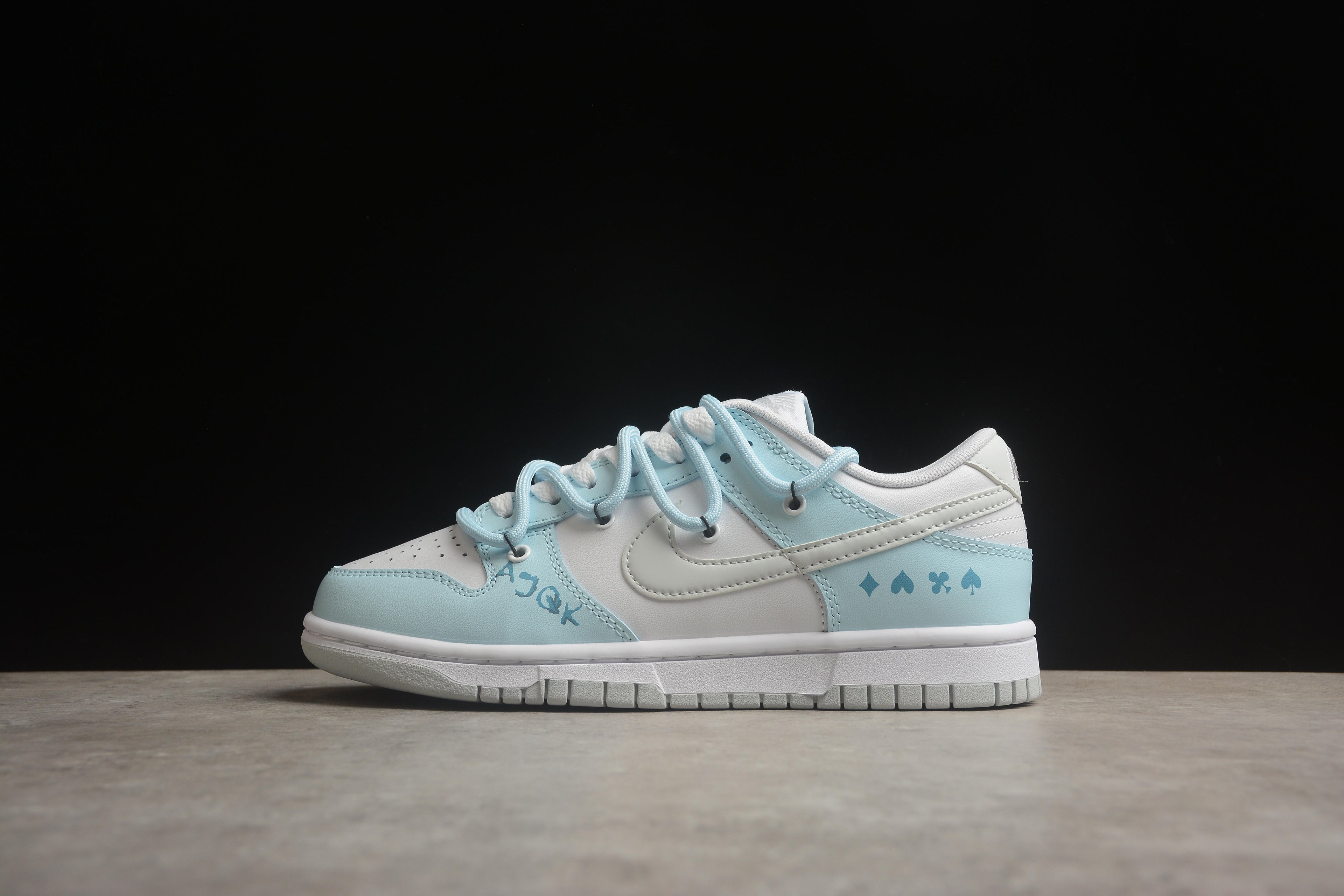 Dunk SB – Azul Claro / Blanco