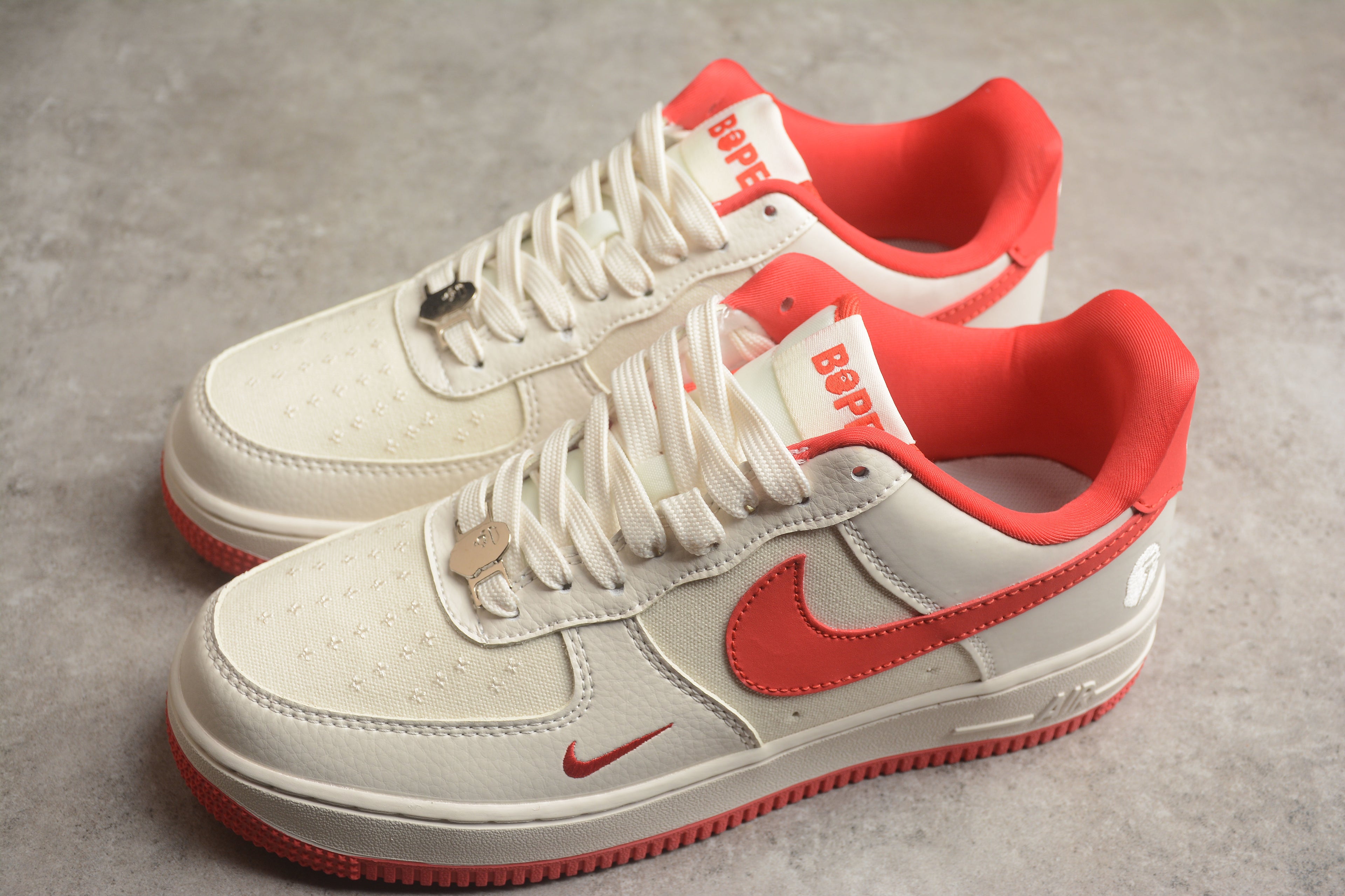 Air Force 1 Low – Gris / Rojo