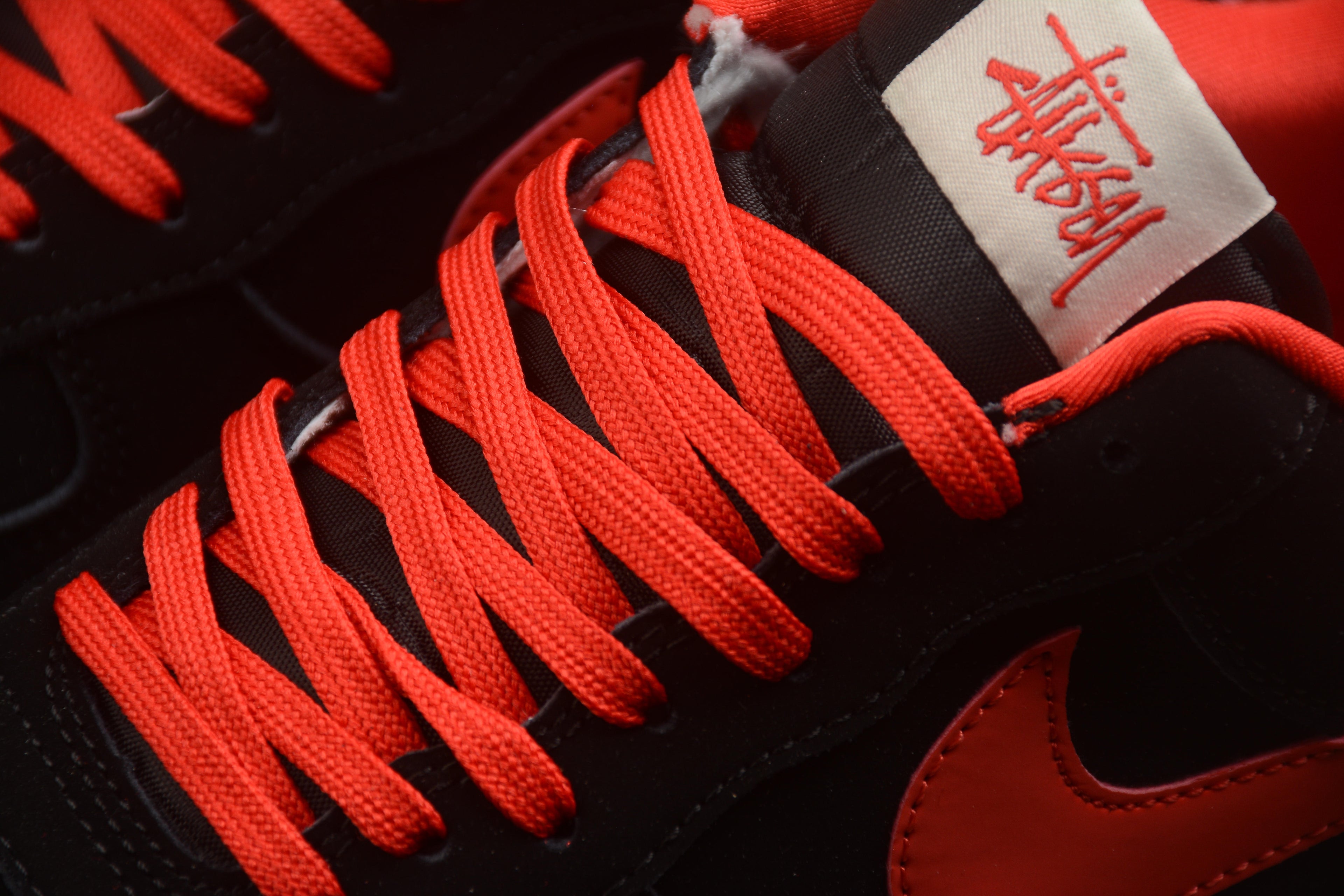 Air Force 1 Low – Negro / Rojo