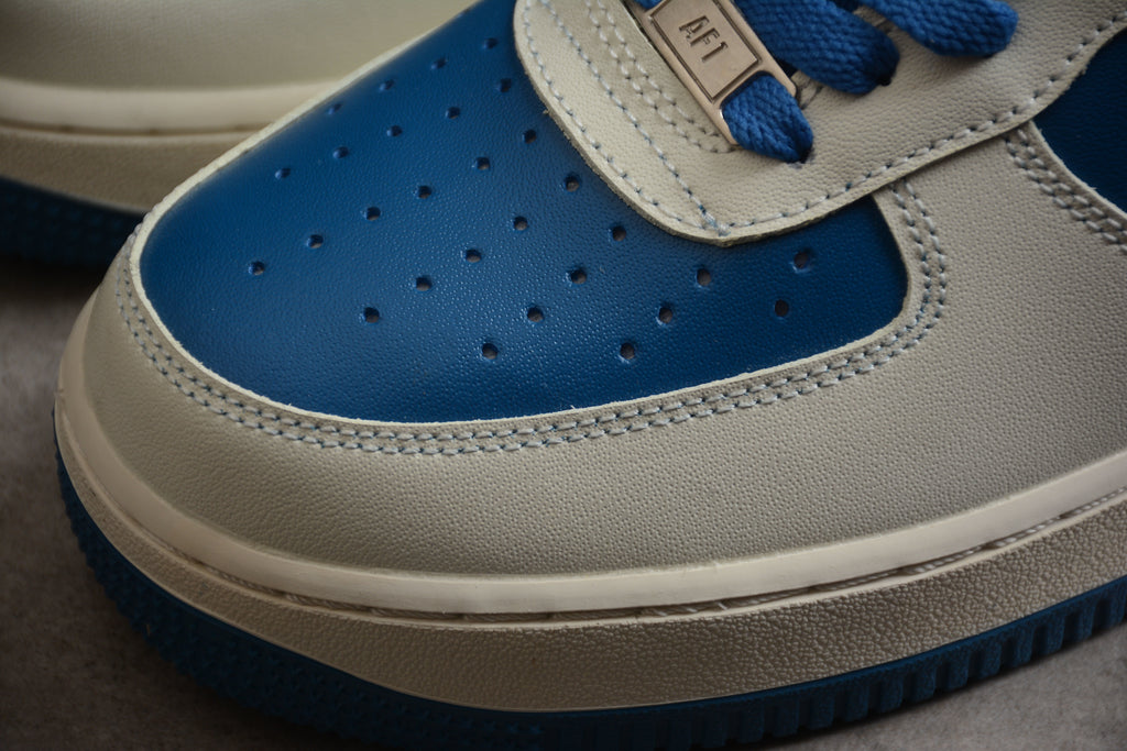 Air Force 1 Low – Azul Oscuro / Blanco
