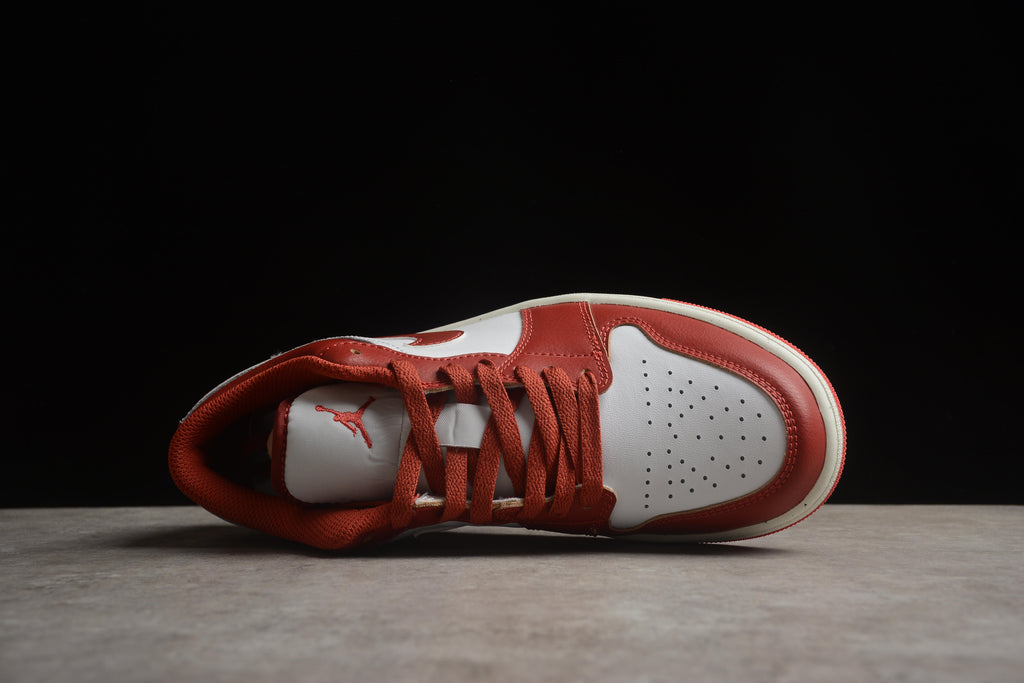 Jordan 1 Low – Rojo Oscuro