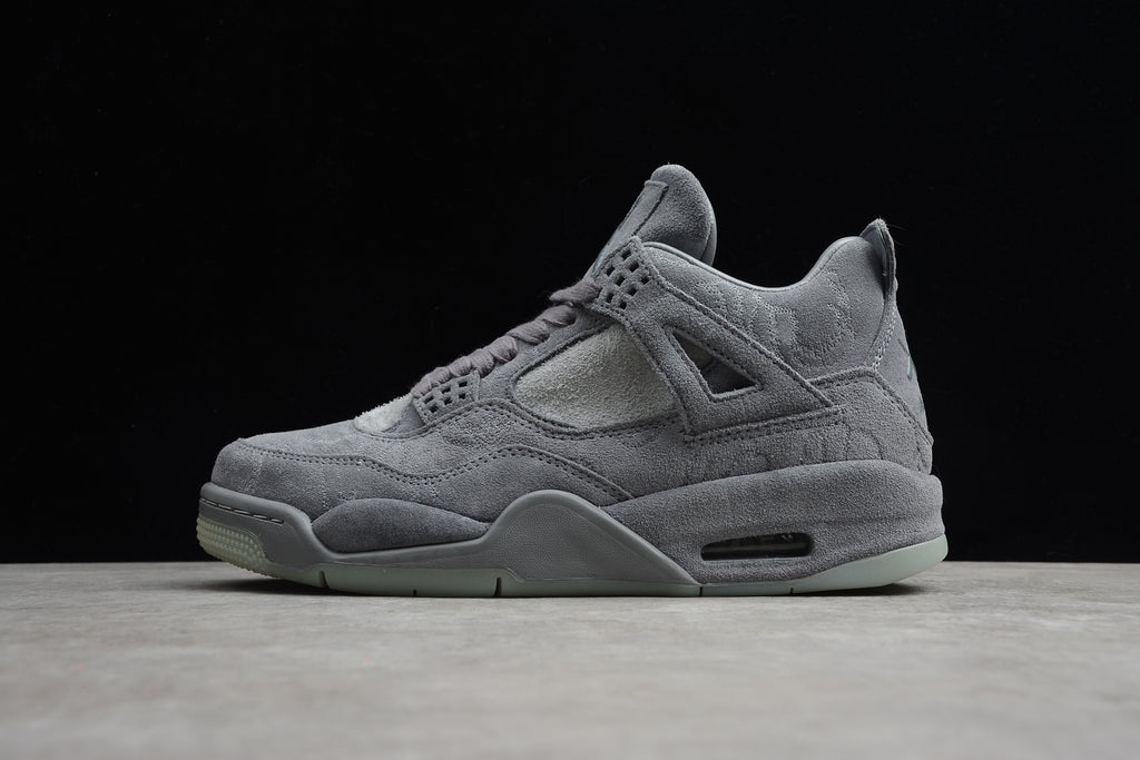 Air Jordan 4 – Gris