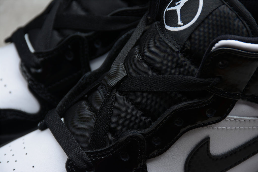 Air Jordan 1 Mid – Negro Brillante