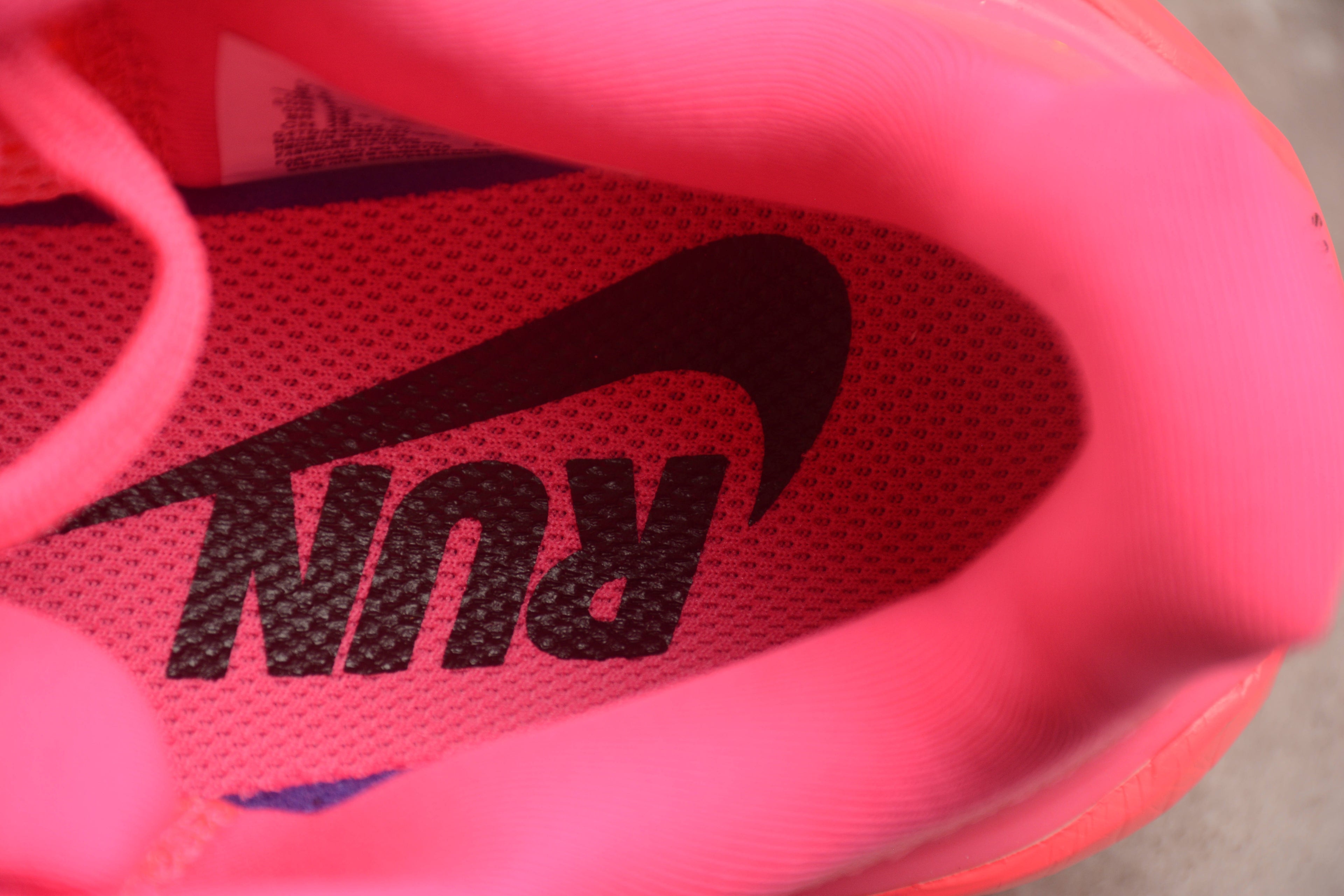 Vomero Premium – Rosa / Amarillo