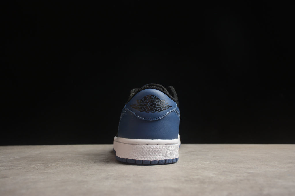 Jordan 1 Low – Negro / Azul Oscuro