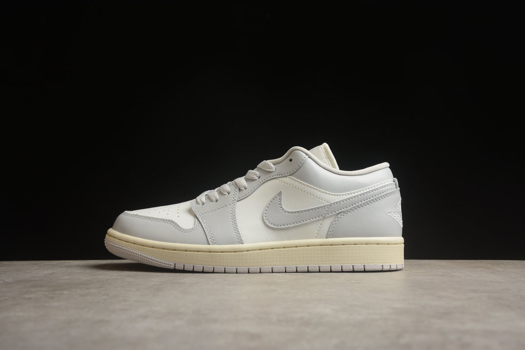 Jordan 1 Low – Beige Claro / Blanco
