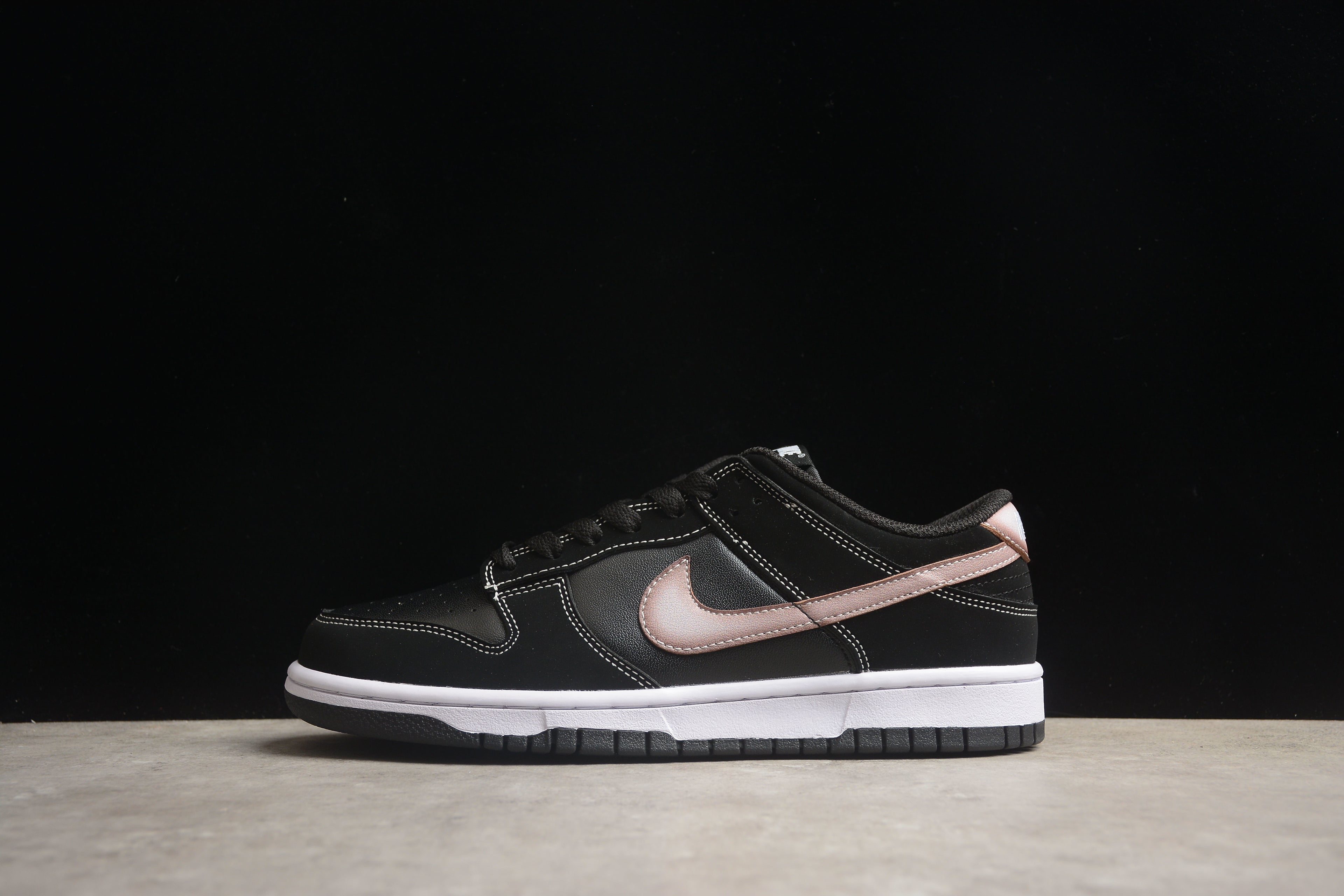 Dunk SB – Negro / Rosa