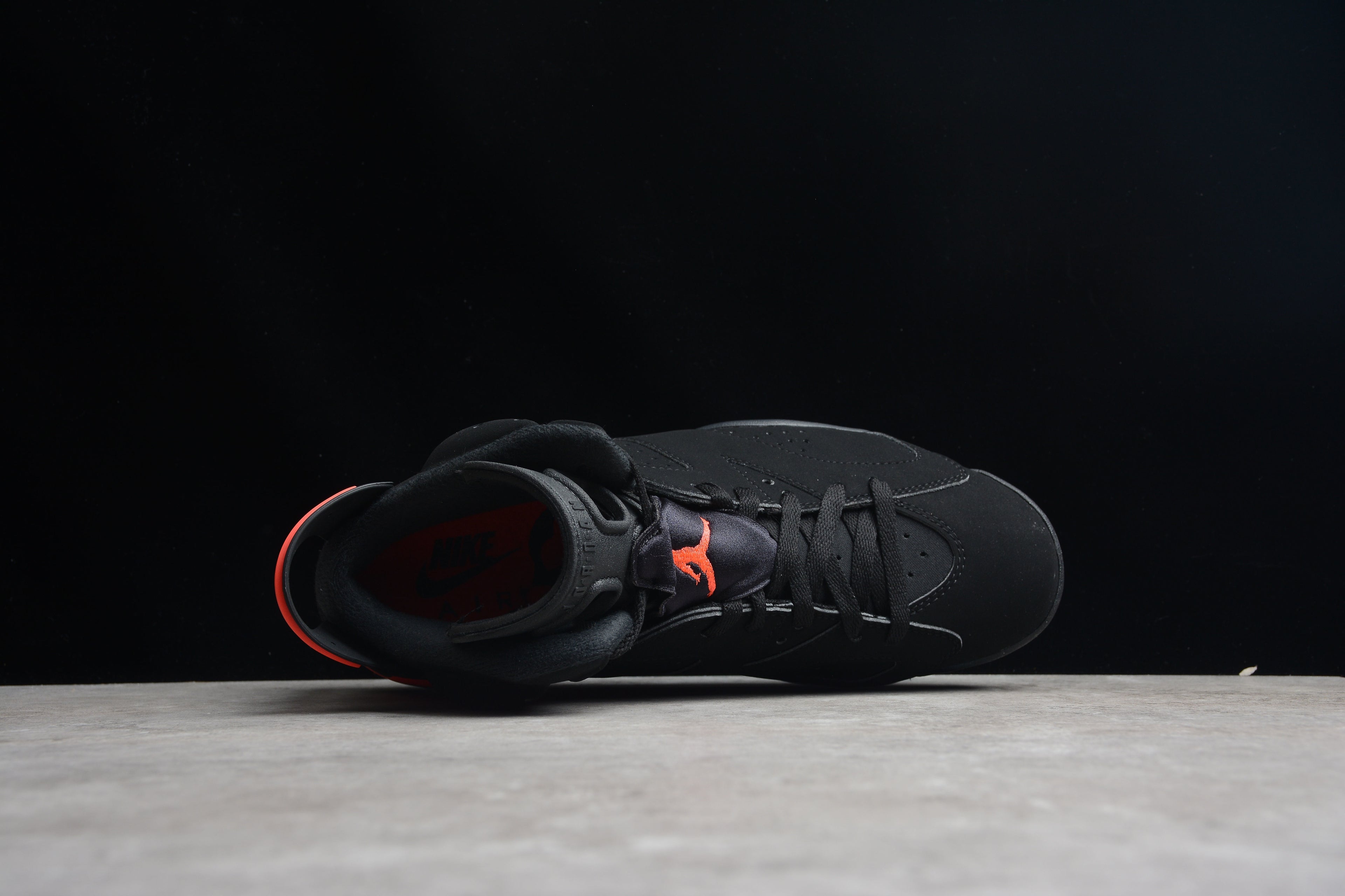 Air Jordan 6 – Negro / Rojo