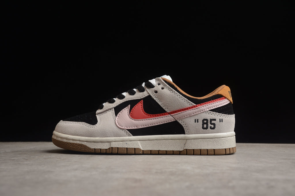 Dunk SB – Gris / Negro / Rosa / Rojo