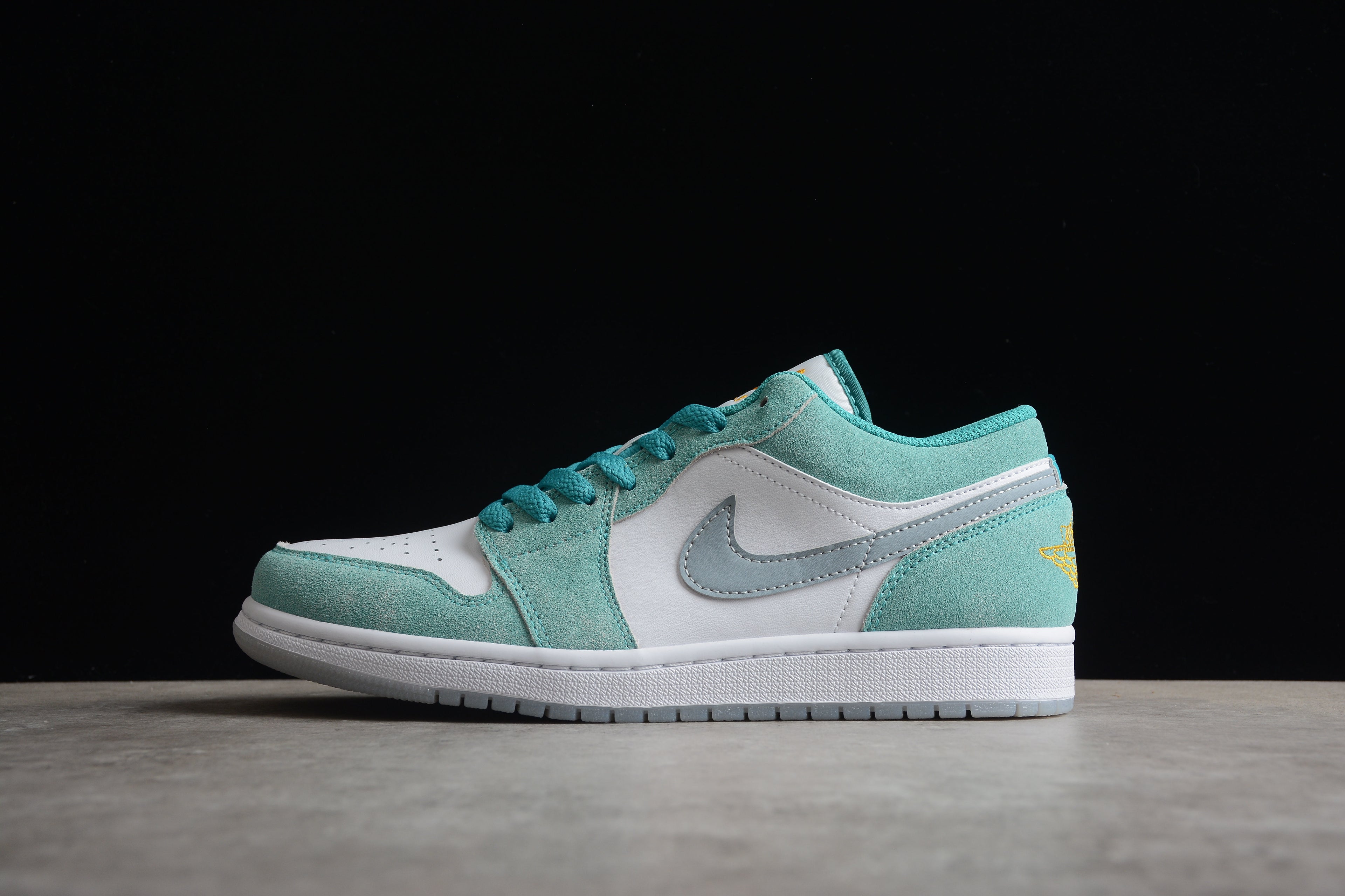 Jordan 1 Low – Turquesa Claro / Blanco