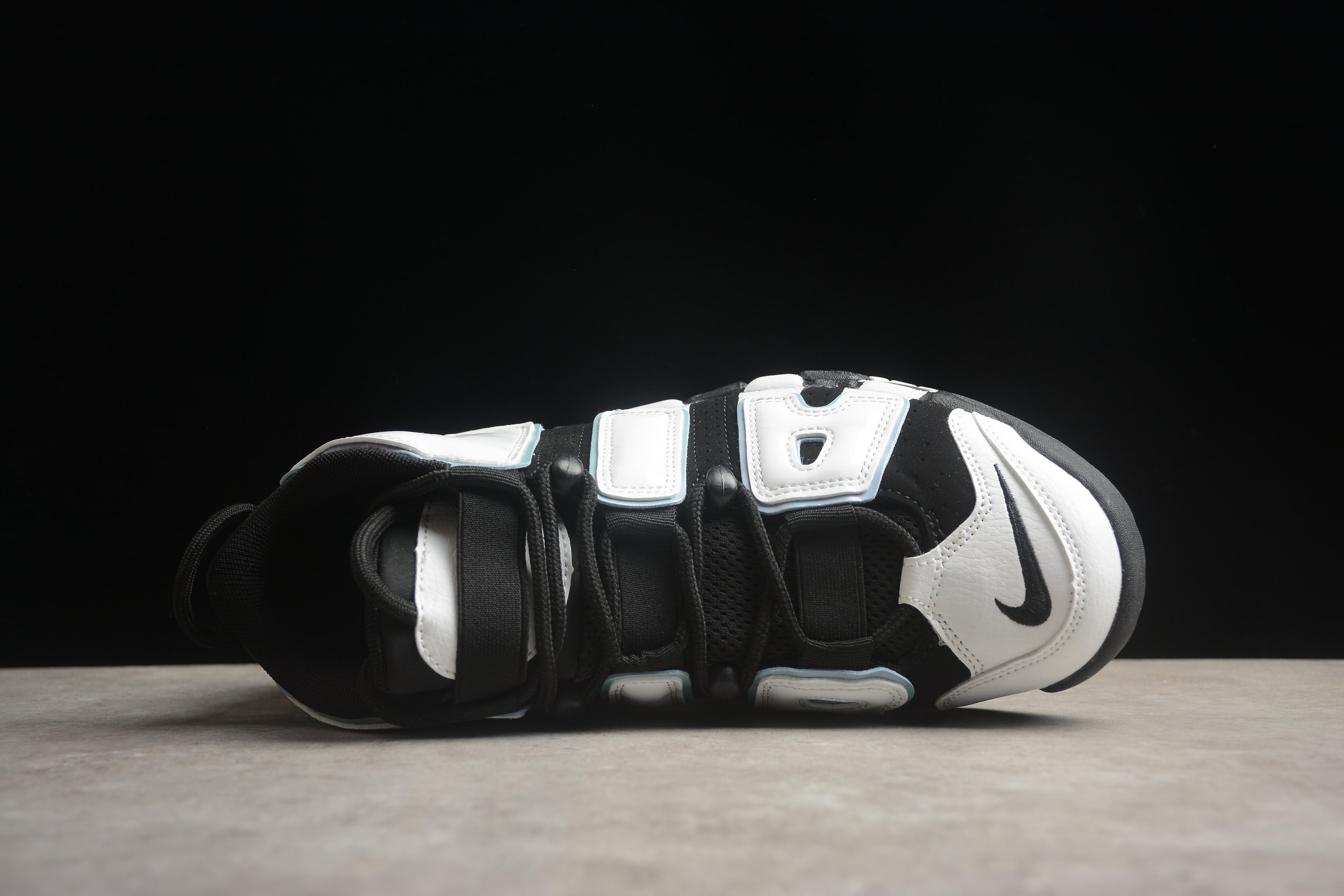Air More Uptempo – Negro / Blanco
