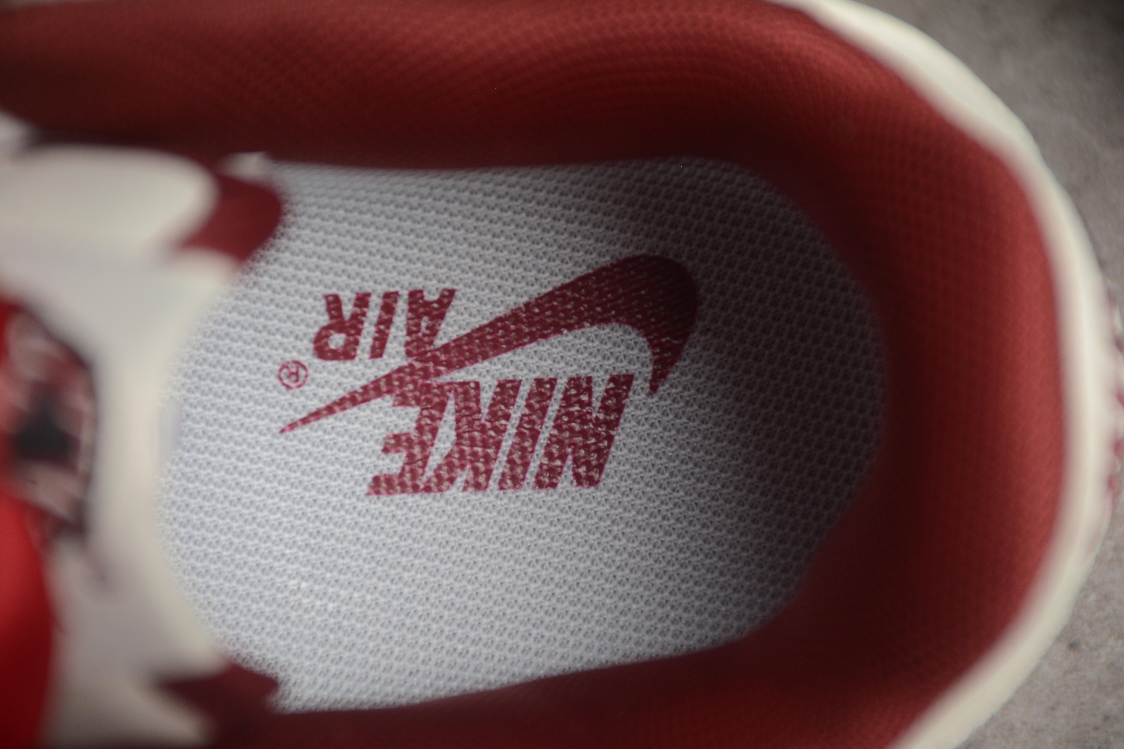 Air Force 1 Low – Blanco / Rojo