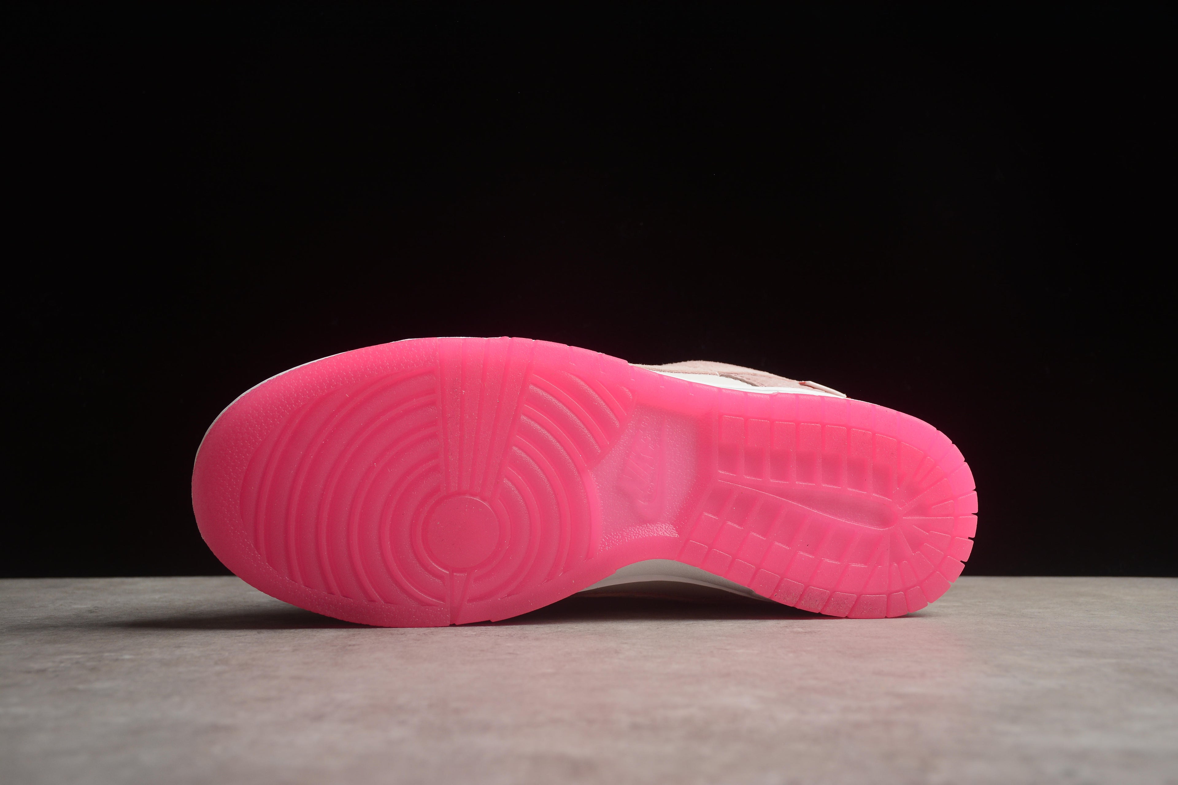 Dunk SB – Rosa / Blanco