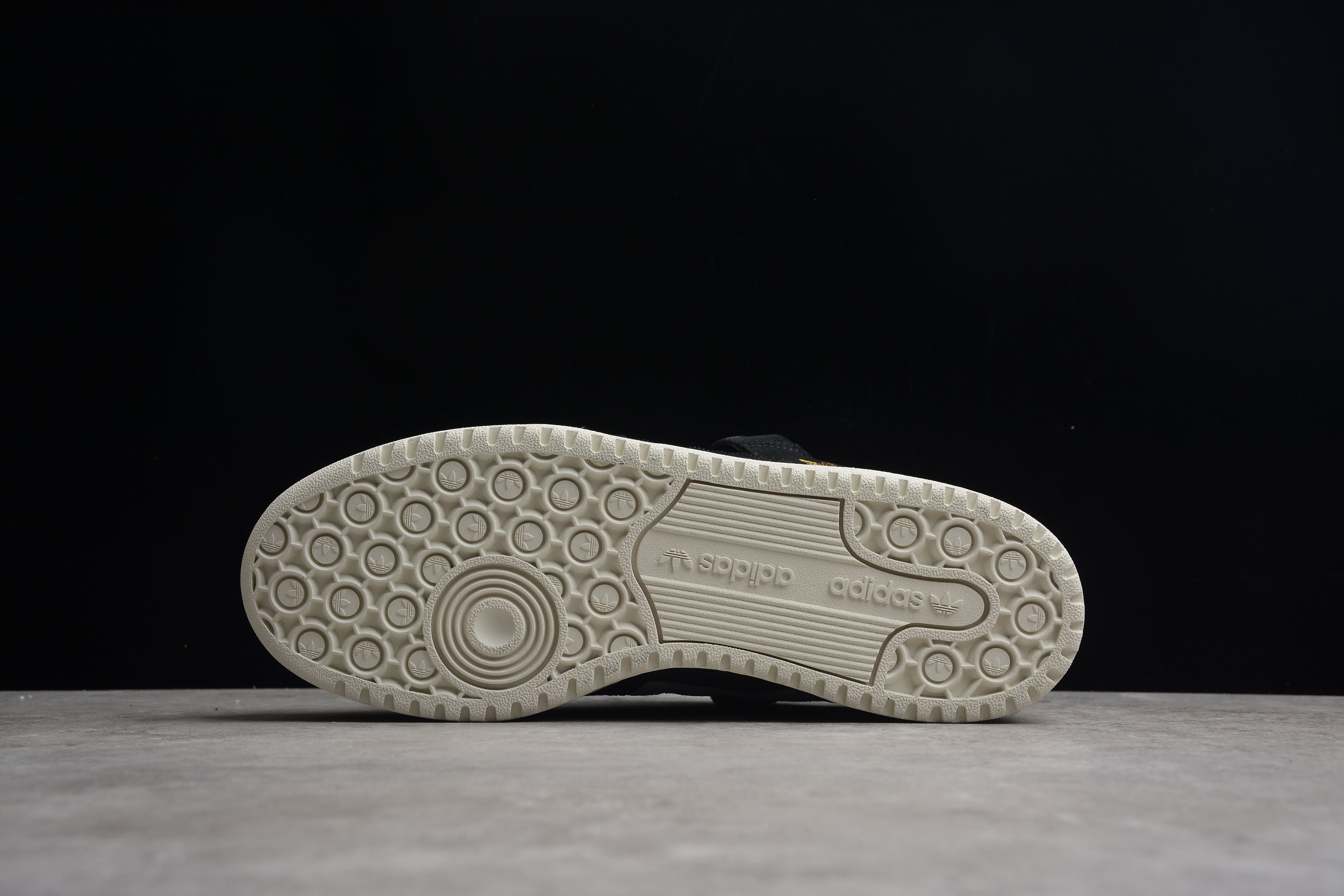 Adidas Forum – Negro Blanco