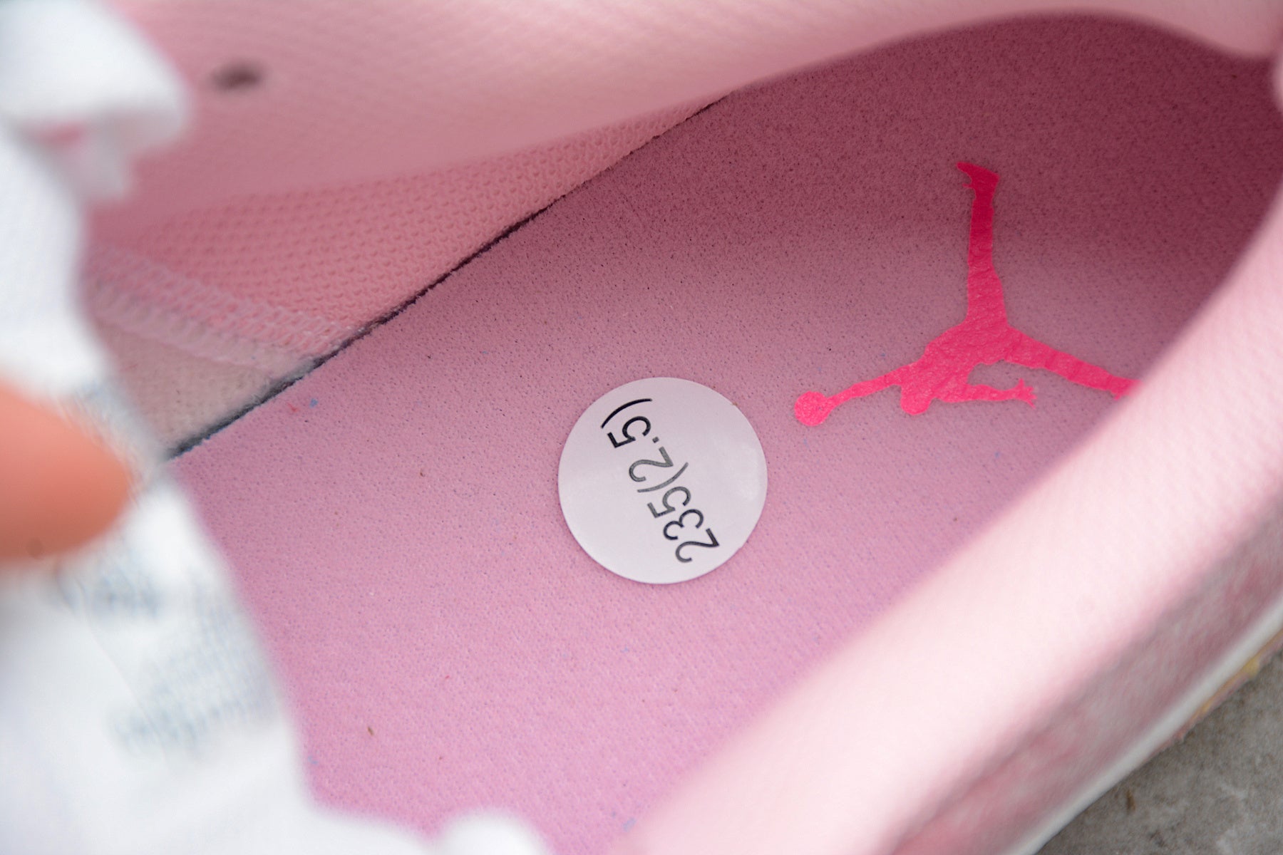 Jordan 1 Low – Rosa / Blanco / Negro