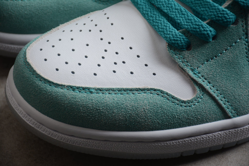 Jordan 1 Low – Turquesa Claro / Blanco