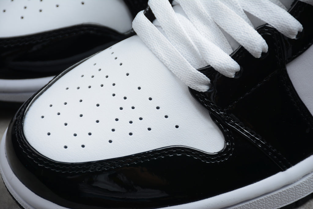 Air Jordan 1 Mid – Negro / Dorado