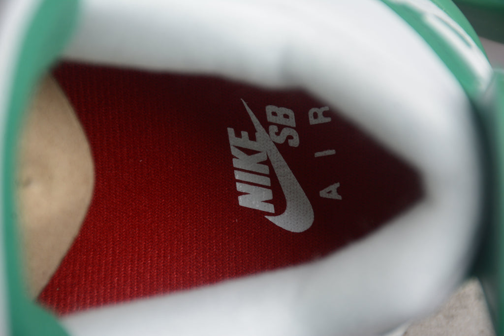 Air Jordan 4 – Blanco / Verde