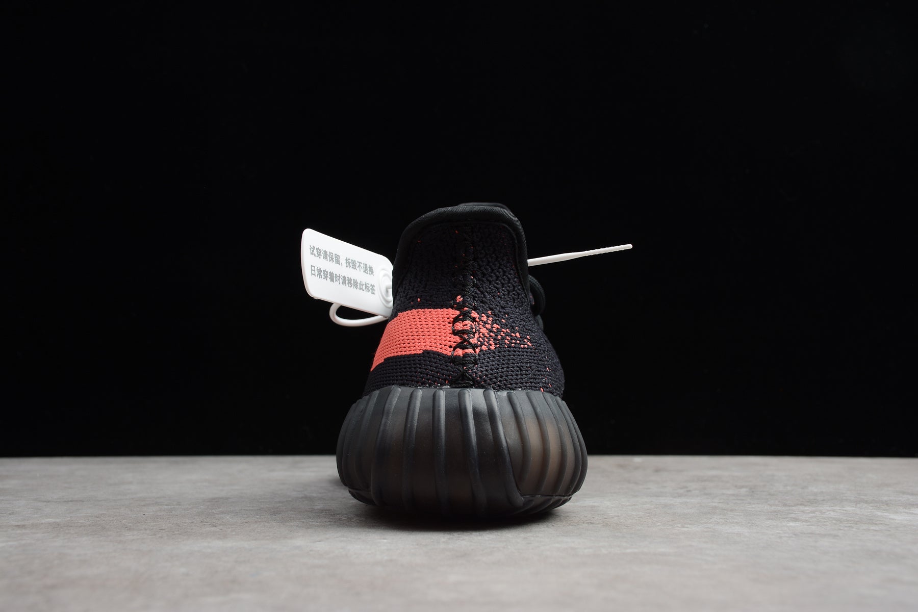 Adidas Yeezy 350 – Negro / Rojo