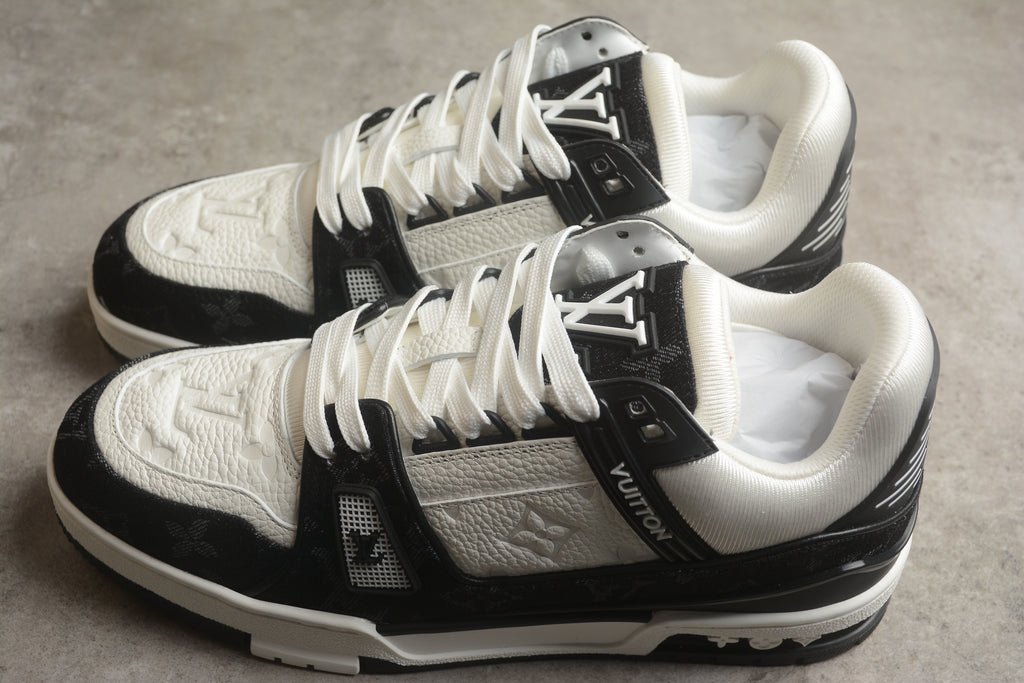 Louis Vuitton Trainer Low – Negro / Blanco