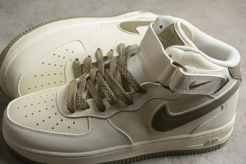 Air Force 1 High – Beige / Verde