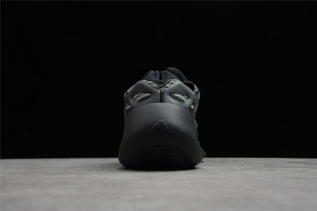 Adidas Yeezy 700 V3 – Negro