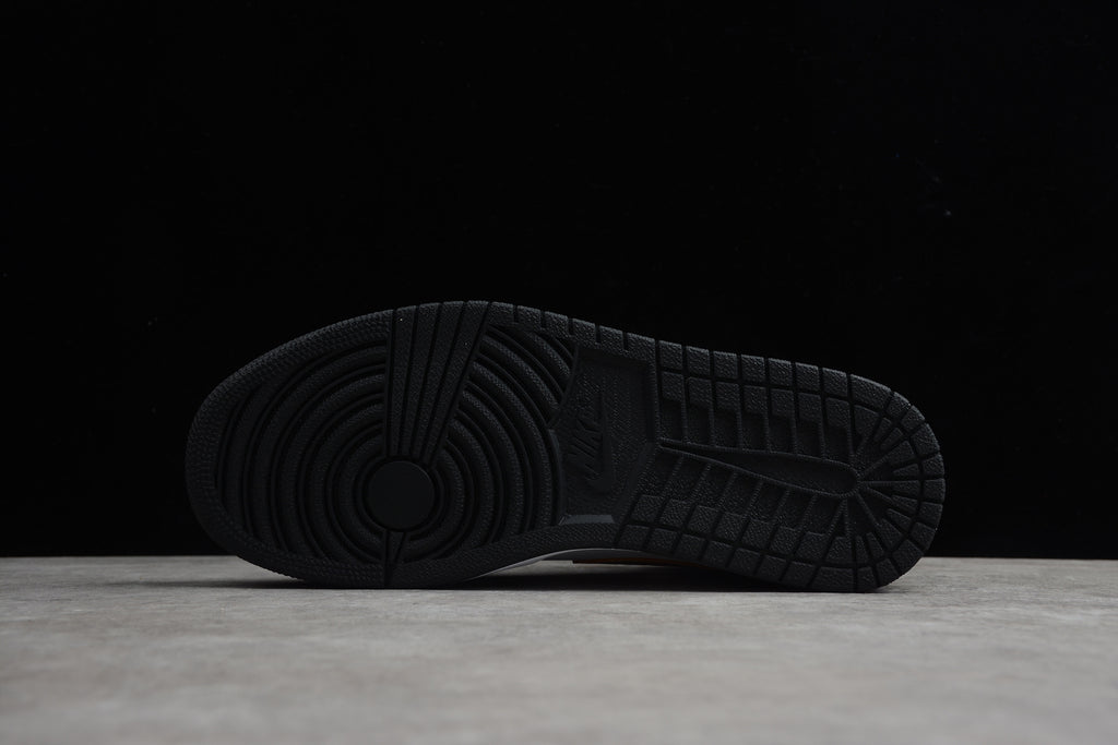 Air Jordan 1 Mid – Negro / Dorado