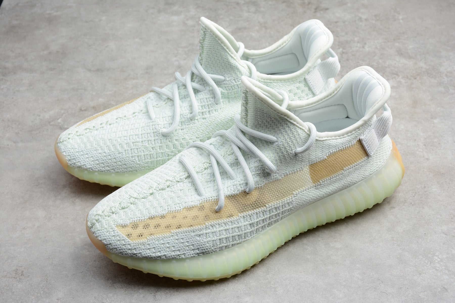 Adidas Yeezy 350 – Verde / Beige