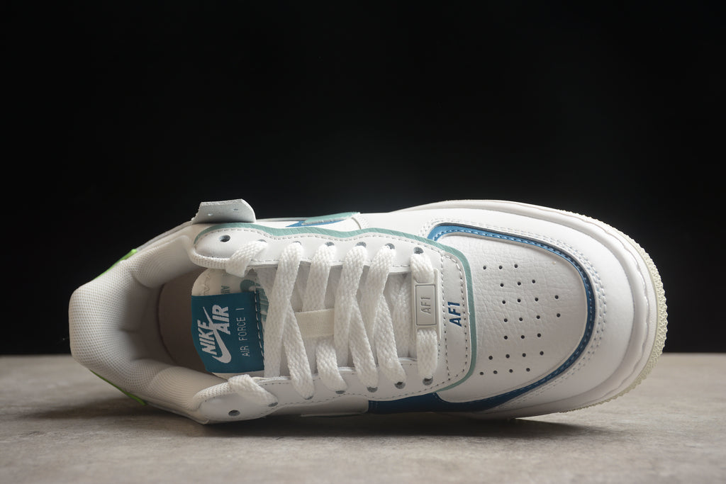 Air Force 1 Shadow – Blanco / Azul / Rosa
