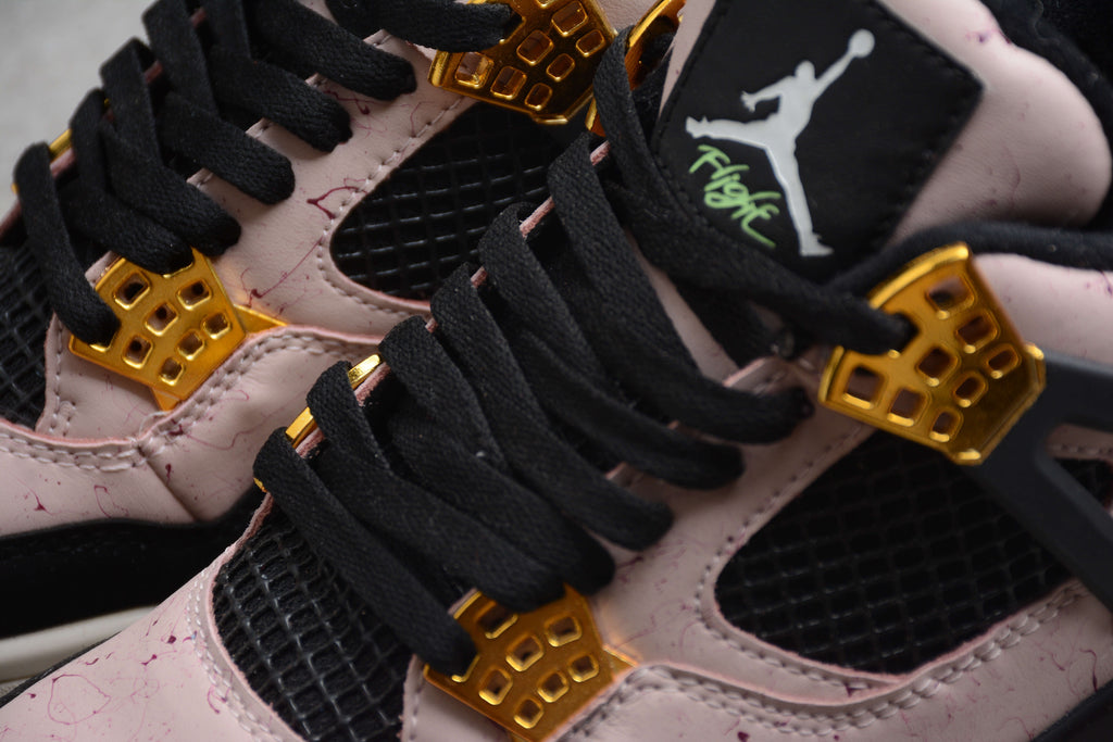 Air Jordan 4 – Rosa / Negro / Dorado