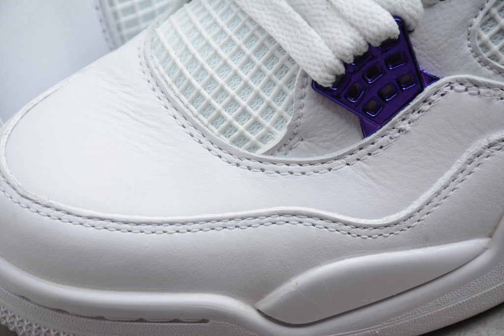Air Jordan 4 – Blanco Chapas / Lila