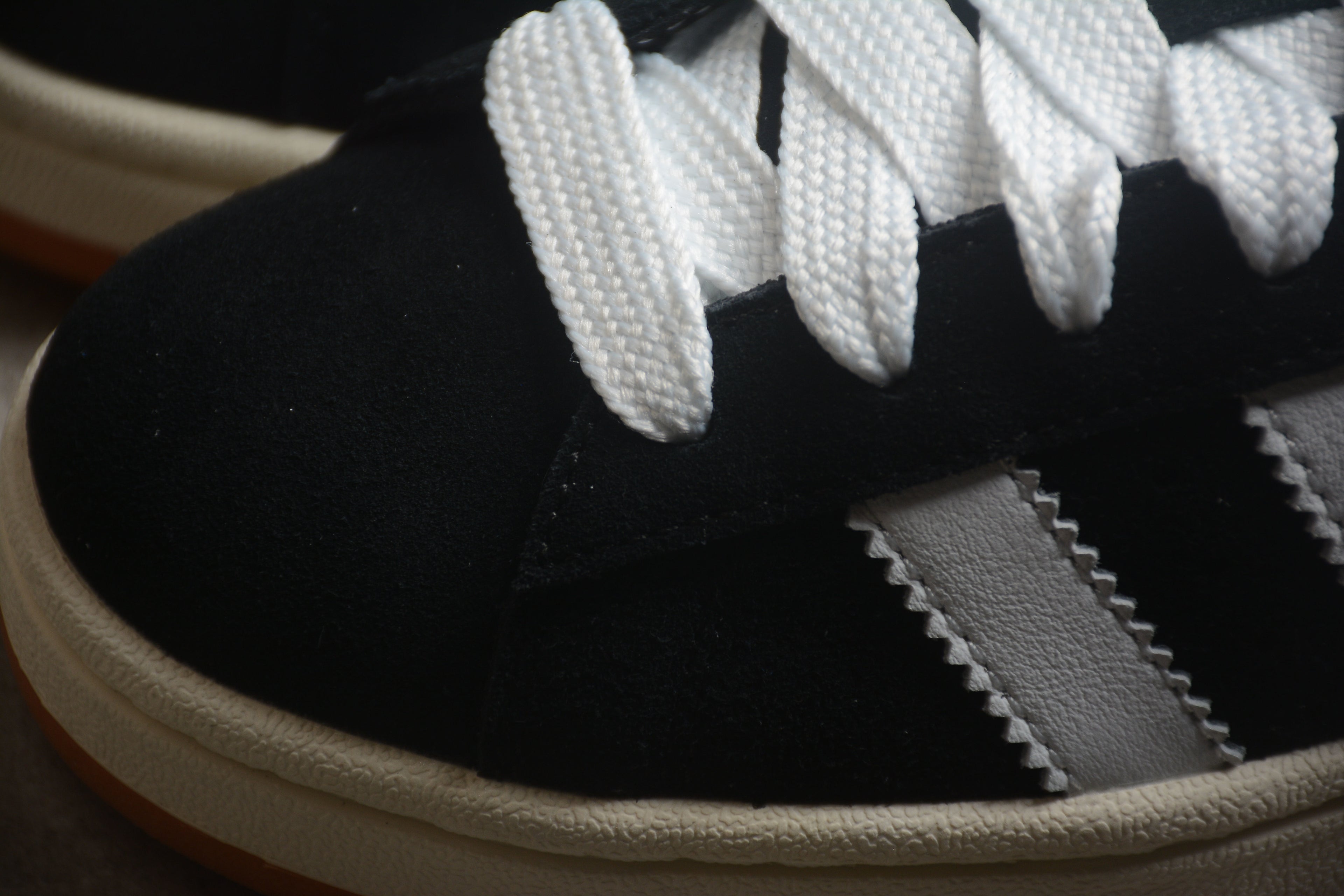 Adidas Campus 00S – Negro / Blanco