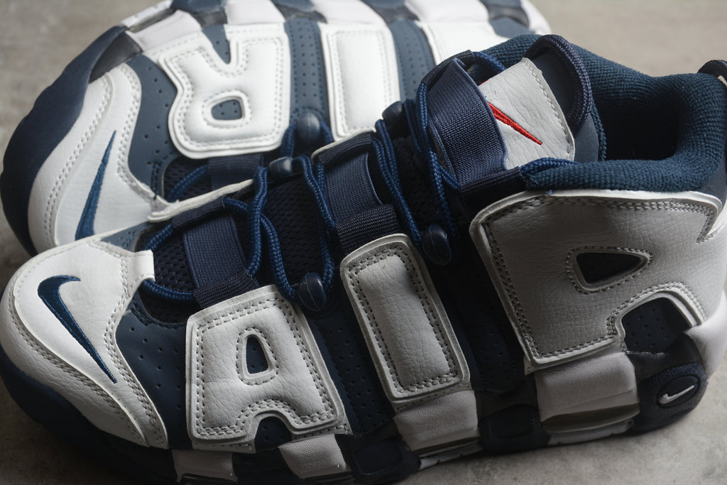 Air More Uptempo – Azul Oscuro / Blanco