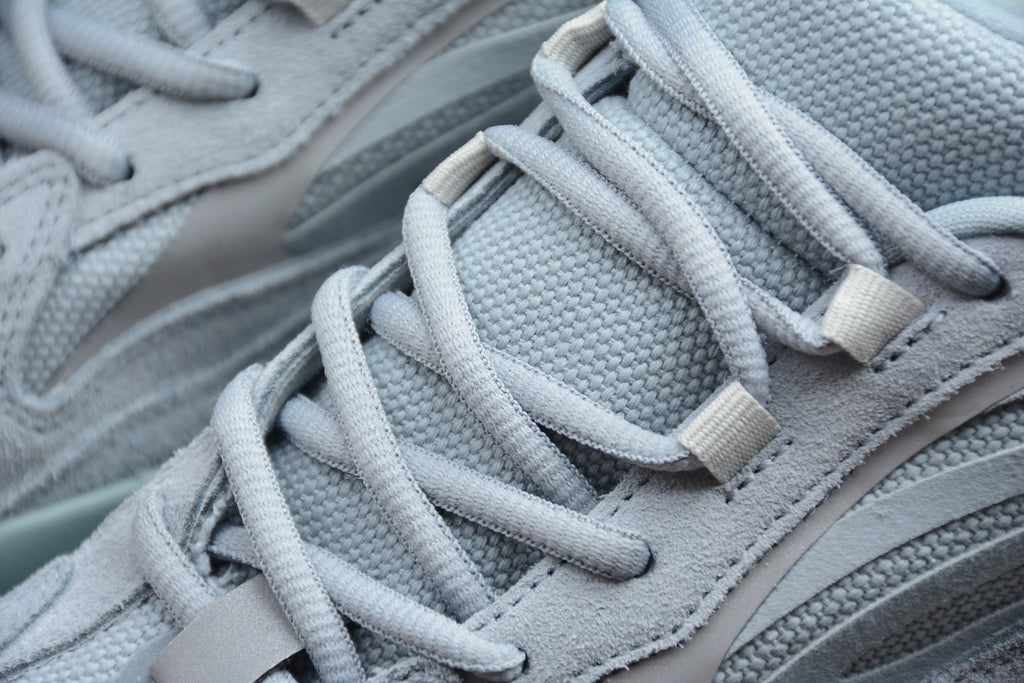 Adidas Yeezy 700 – Azul