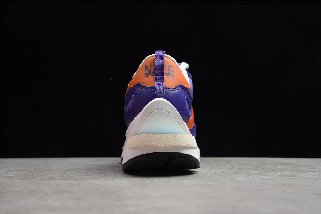Sacai x VaporWaffle – Azul Oscuro / Naranja
