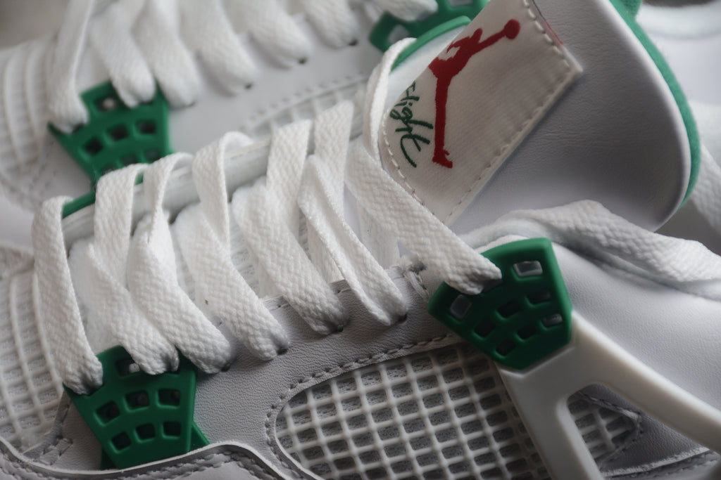 Air Jordan 4 – Blanco / Verde